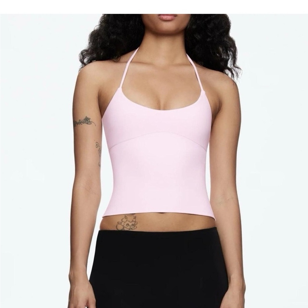Tank air spill halter top in baby pink